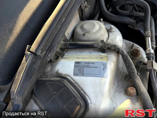 Білий Ауді А4, об'ємом двигуна 2 л та пробігом 209 тис. км за 10800 $, фото 5 на Automoto.ua