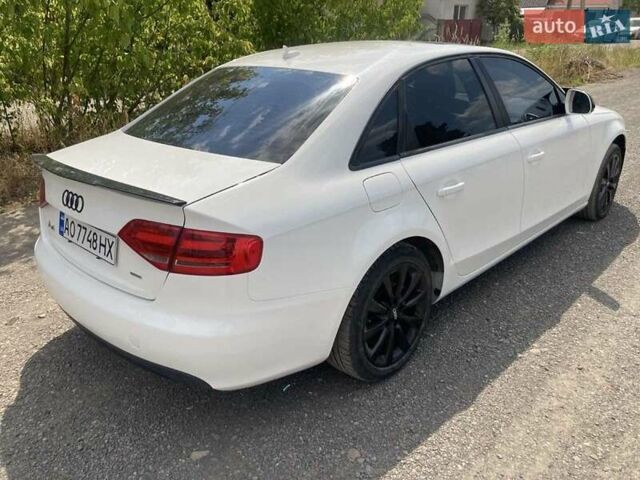 Білий Ауді А4, об'ємом двигуна 2 л та пробігом 225 тис. км за 8900 $, фото 4 на Automoto.ua