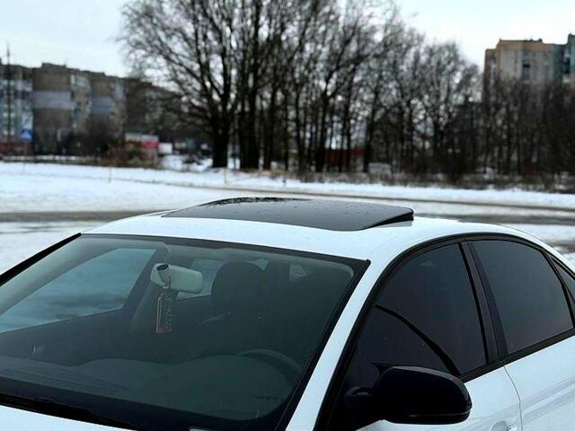 Белый Ауди А4, объемом двигателя 2 л и пробегом 260 тыс. км за 9300 $, фото 2 на Automoto.ua