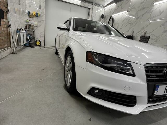 Белый Ауди А4, объемом двигателя 2 л и пробегом 1 тыс. км за 9500 $, фото 3 на Automoto.ua