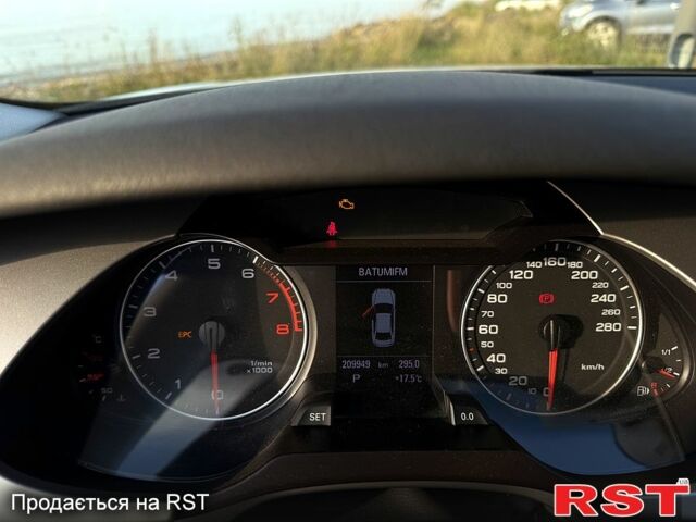 Білий Ауді А4, об'ємом двигуна 2 л та пробігом 209 тис. км за 10800 $, фото 6 на Automoto.ua
