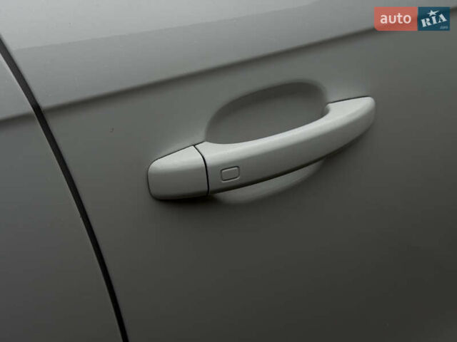 Белый Ауди А4, объемом двигателя 1.98 л и пробегом 275 тыс. км за 8500 $, фото 6 на Automoto.ua