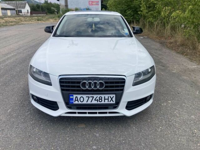 Білий Ауді А4, об'ємом двигуна 2 л та пробігом 225 тис. км за 8900 $, фото 1 на Automoto.ua