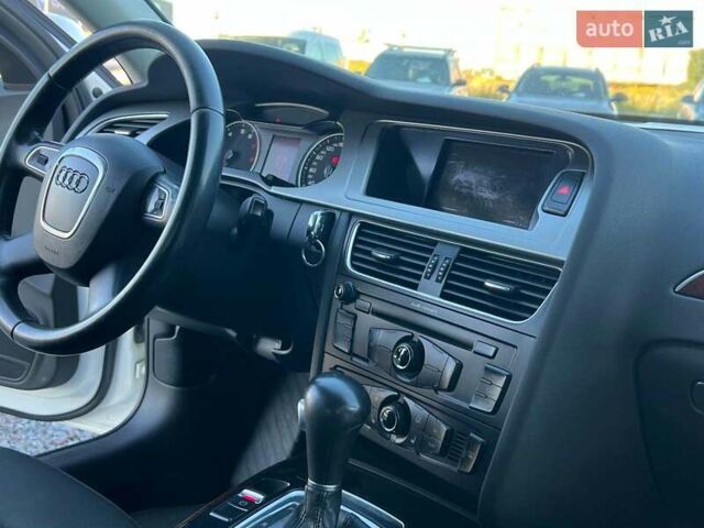 Белый Ауди А4, объемом двигателя 1.8 л и пробегом 132 тыс. км за 7000 $, фото 38 на Automoto.ua