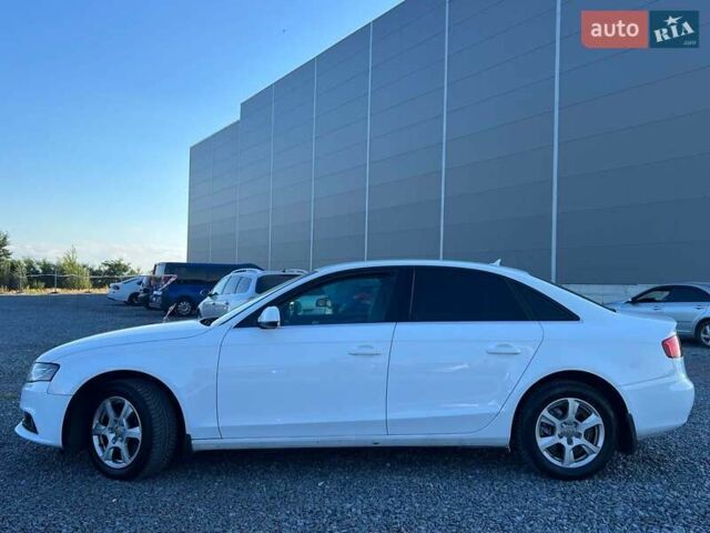 Білий Ауді А4, об'ємом двигуна 1.8 л та пробігом 132 тис. км за 8940 $, фото 7 на Automoto.ua