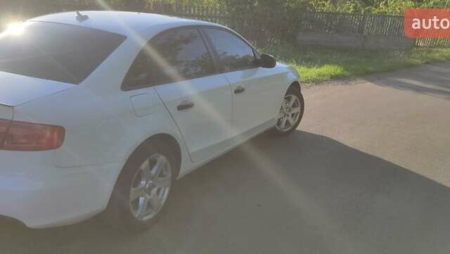 Белый Ауди А4, объемом двигателя 2 л и пробегом 250 тыс. км за 8350 $, фото 5 на Automoto.ua