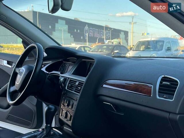 Білий Ауді А4, об'ємом двигуна 1.8 л та пробігом 132 тис. км за 8940 $, фото 34 на Automoto.ua