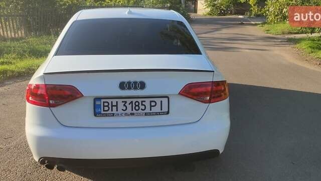 Белый Ауди А4, объемом двигателя 2 л и пробегом 250 тыс. км за 8350 $, фото 4 на Automoto.ua