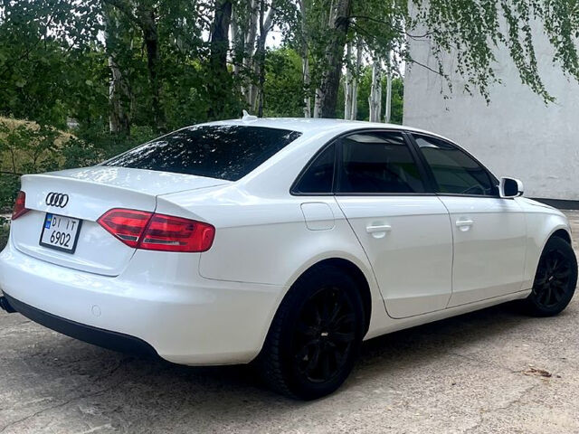 Білий Ауді А4, об'ємом двигуна 2 л та пробігом 202 тис. км за 9700 $, фото 4 на Automoto.ua