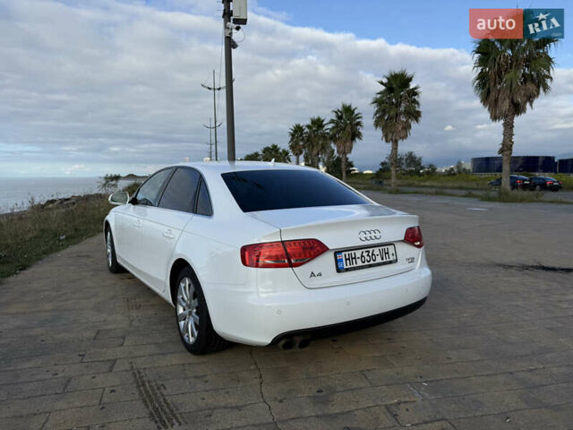Белый Ауди А4, объемом двигателя 1.98 л и пробегом 209 тыс. км за 10800 $, фото 1 на Automoto.ua