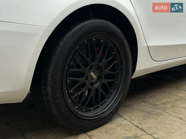 Белый Ауди А4, объемом двигателя 1.98 л и пробегом 275 тыс. км за 8500 $, фото 5 на Automoto.ua