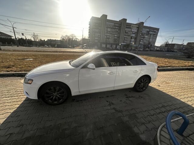 Белый Ауди А4, объемом двигателя 2 л и пробегом 211 тыс. км за 8100 $, фото 3 на Automoto.ua