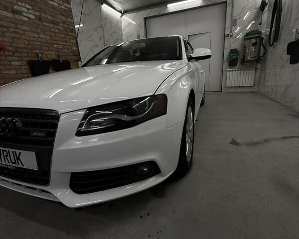 Белый Ауди А4, объемом двигателя 2 л и пробегом 1 тыс. км за 9500 $, фото 4 на Automoto.ua