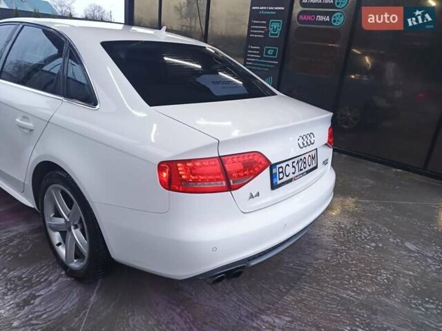 Белый Ауди А4, объемом двигателя 1.98 л и пробегом 236 тыс. км за 12000 $, фото 4 на Automoto.ua