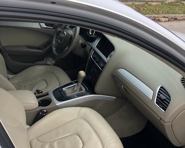 Белый Ауди А4, объемом двигателя 2 л и пробегом 240 тыс. км за 8200 $, фото 10 на Automoto.ua