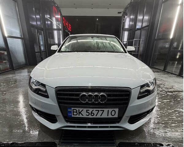 Белый Ауди А4, объемом двигателя 1.98 л и пробегом 261 тыс. км за 10200 $, фото 1 на Automoto.ua