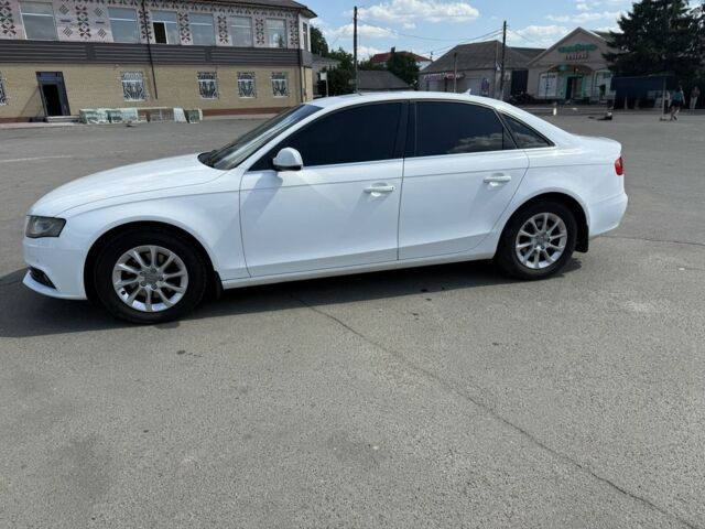 Білий Ауді А4, об'ємом двигуна 2 л та пробігом 190 тис. км за 9900 $, фото 4 на Automoto.ua