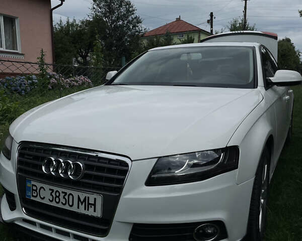 Белый Ауди А4, объемом двигателя 2 л и пробегом 165 тыс. км за 10500 $, фото 1 на Automoto.ua