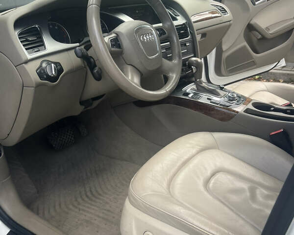 Белый Ауди А4, объемом двигателя 2 л и пробегом 237 тыс. км за 9700 $, фото 16 на Automoto.ua