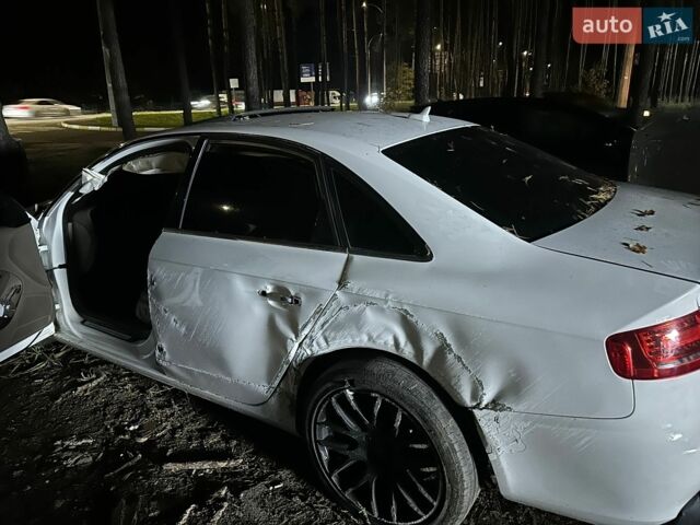 Білий Ауді А4, об'ємом двигуна 2 л та пробігом 200 тис. км за 2650 $, фото 7 на Automoto.ua