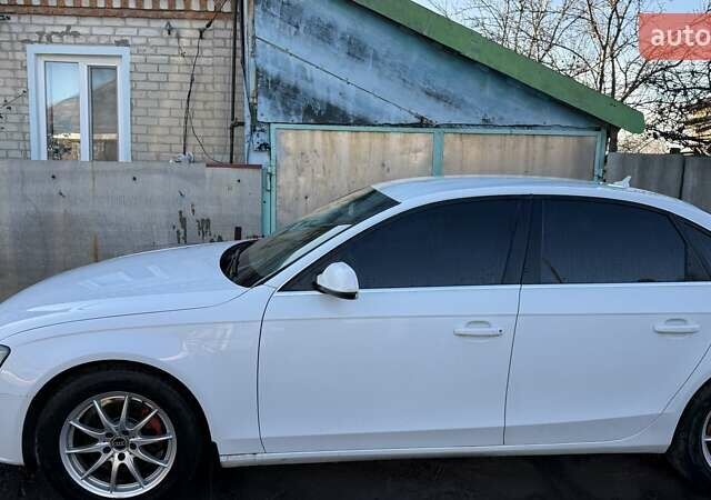 Белый Ауди А4, объемом двигателя 1.8 л и пробегом 218 тыс. км за 10500 $, фото 1 на Automoto.ua