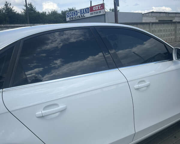 Белый Ауди А4, объемом двигателя 2 л и пробегом 237 тыс. км за 9700 $, фото 6 на Automoto.ua