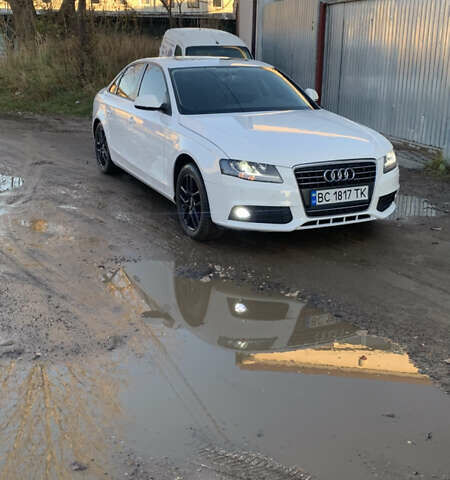 Белый Ауди А4, объемом двигателя 2 л и пробегом 99 тыс. км за 10900 $, фото 1 на Automoto.ua