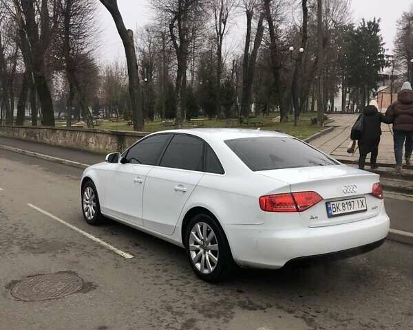 Белый Ауди А4, объемом двигателя 2 л и пробегом 240 тыс. км за 8200 $, фото 5 на Automoto.ua