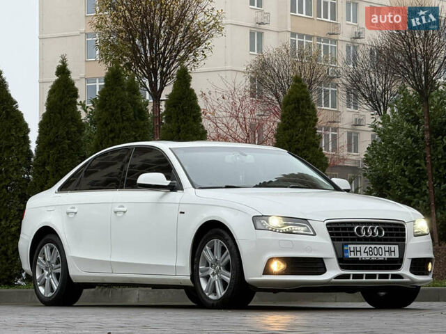 Белый Ауди А4, объемом двигателя 2 л и пробегом 116 тыс. км за 12300 $, фото 3 на Automoto.ua