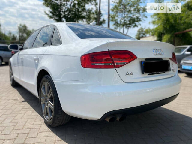 Білий Ауді А4, об'ємом двигуна 2 л та пробігом 192 тис. км за 10900 $, фото 7 на Automoto.ua