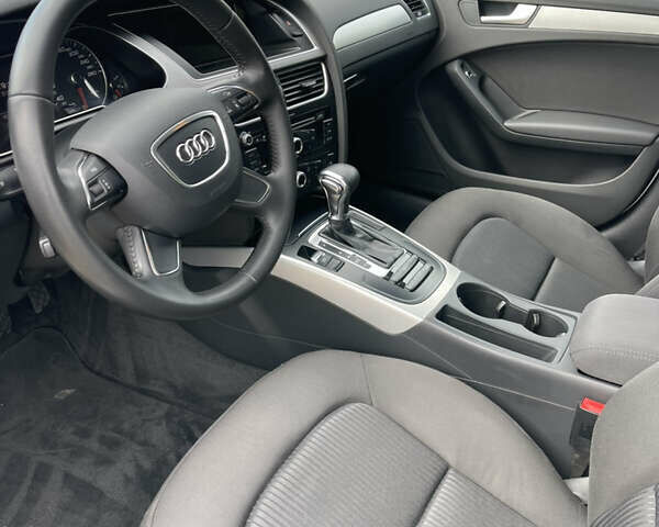 Белый Ауди А4, объемом двигателя 1.8 л и пробегом 220 тыс. км за 12500 $, фото 30 на Automoto.ua