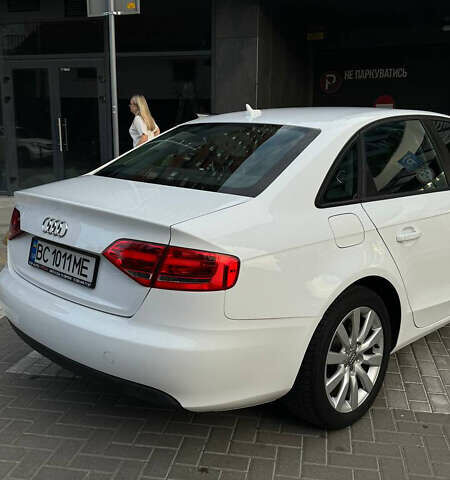 Білий Ауді А4, об'ємом двигуна 1.98 л та пробігом 200 тис. км за 9000 $, фото 12 на Automoto.ua