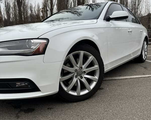 Білий Ауді А4, об'ємом двигуна 1.98 л та пробігом 213 тис. км за 11300 $, фото 11 на Automoto.ua