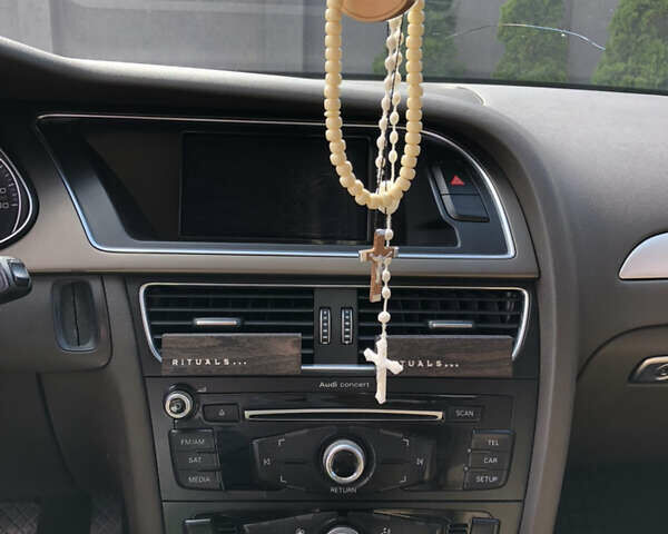 Ауди А4 2012 в Львове на Automoto.ua Белый Ауди А4, объемом двигателя 1.98 л и пробегом 128 тыс. км за 12500 $, фото 24 на Automoto.ua