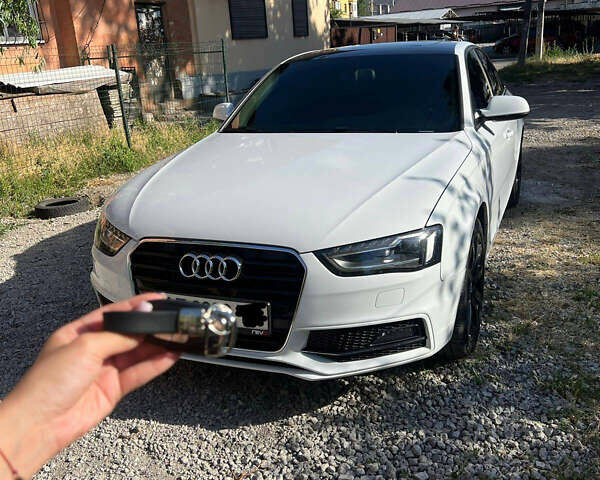 Білий Ауді А4, об'ємом двигуна 2 л та пробігом 211 тис. км за 10500 $, фото 1 на Automoto.ua