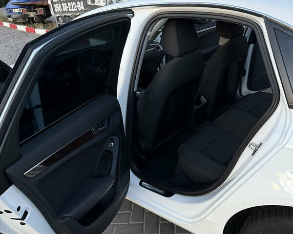 Белый Ауди А4, объемом двигателя 1.8 л и пробегом 222 тыс. км за 12500 $, фото 21 на Automoto.ua