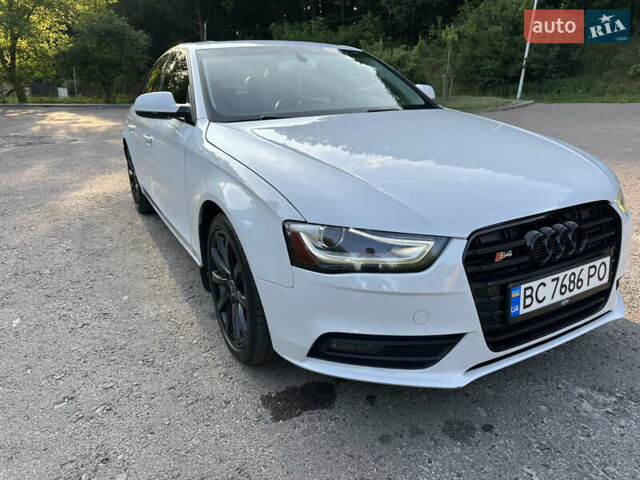 Ауди А4 2012 в Львове на Automoto.ua Белый Ауди А4, объемом двигателя 1.98 л и пробегом 231 тыс. км за 12500 $, фото 5 на Automoto.ua