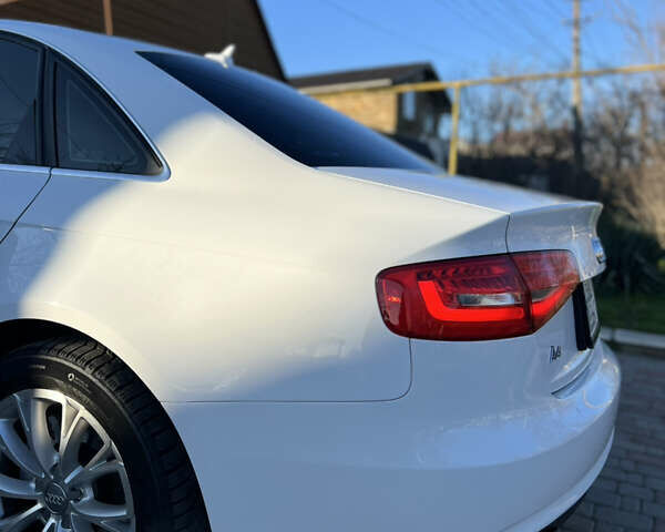 Белый Ауди А4, объемом двигателя 2 л и пробегом 223 тыс. км за 10300 $, фото 19 на Automoto.ua