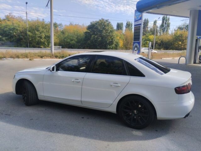Белый Ауди А4, объемом двигателя 2 л и пробегом 280 тыс. км за 9200 $, фото 5 на Automoto.ua