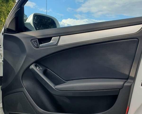 Белый Ауди А4, объемом двигателя 2 л и пробегом 212 тыс. км за 11500 $, фото 24 на Automoto.ua