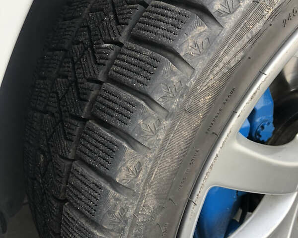 Білий Ауді А4, об'ємом двигуна 2 л та пробігом 151 тис. км за 12500 $, фото 8 на Automoto.ua