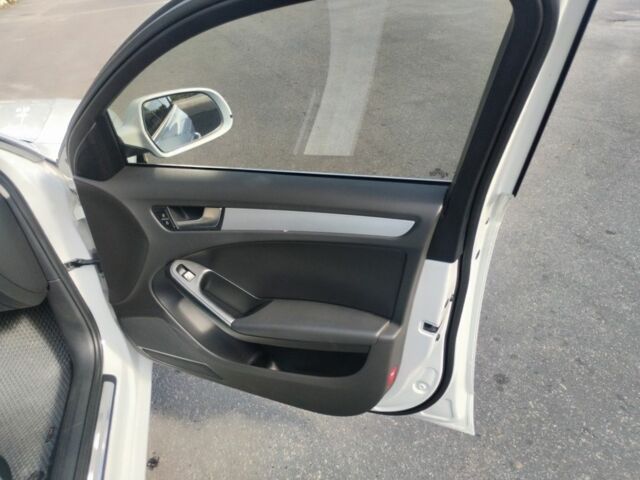 Белый Ауди А4, объемом двигателя 2 л и пробегом 280 тыс. км за 9200 $, фото 10 на Automoto.ua