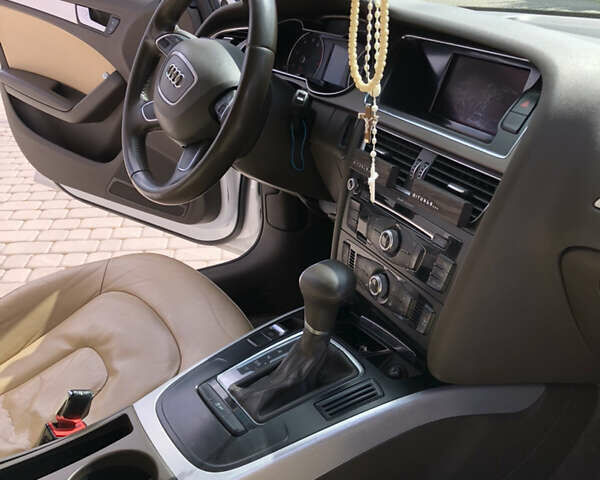 Ауди А4 2012 в Львове на Automoto.ua Белый Ауди А4, объемом двигателя 1.98 л и пробегом 128 тыс. км за 12500 $, фото 19 на Automoto.ua