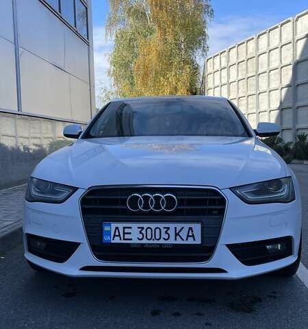 Белый Ауди А4, объемом двигателя 1.8 л и пробегом 208 тыс. км за 11000 $, фото 1 на Automoto.ua