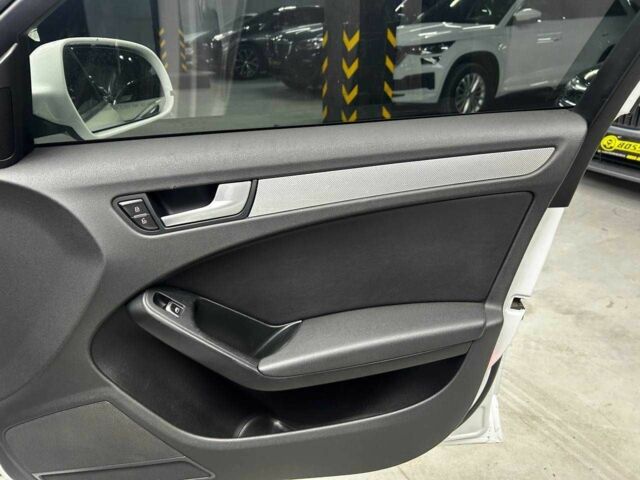 Білий Ауді А4, об'ємом двигуна 2 л та пробігом 225 тис. км за 10999 $, фото 19 на Automoto.ua