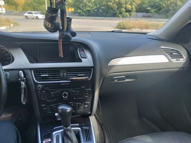 Белый Ауди А4, объемом двигателя 2 л и пробегом 280 тыс. км за 9200 $, фото 1 на Automoto.ua