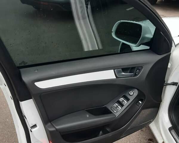 Ауді А4 2012 у Одесі на Automoto.ua Білий Ауді А4, об'ємом двигуна 1.98 л та пробігом 197 тис. км за 11300 $, фото 11 на Automoto.ua