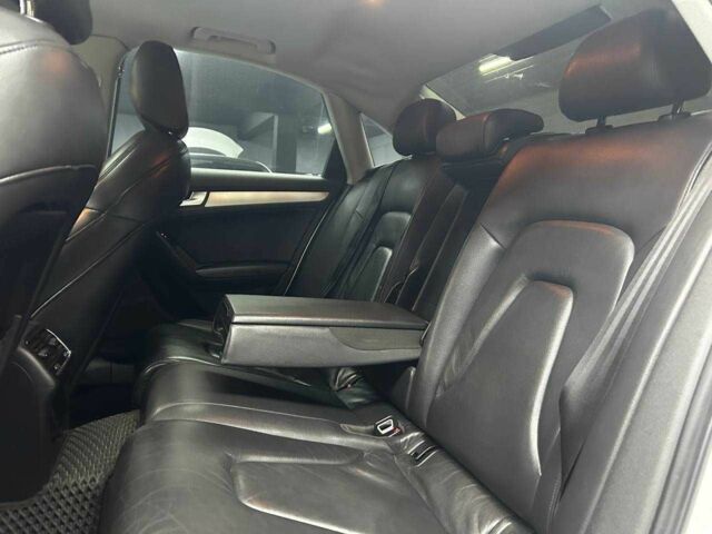 Білий Ауді А4, об'ємом двигуна 2 л та пробігом 225 тис. км за 10999 $, фото 18 на Automoto.ua