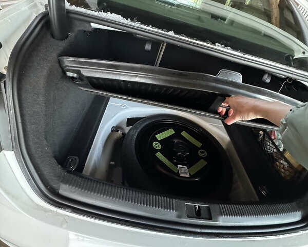 Белый Ауди А4, объемом двигателя 1.98 л и пробегом 193 тыс. км за 12300 $, фото 24 на Automoto.ua