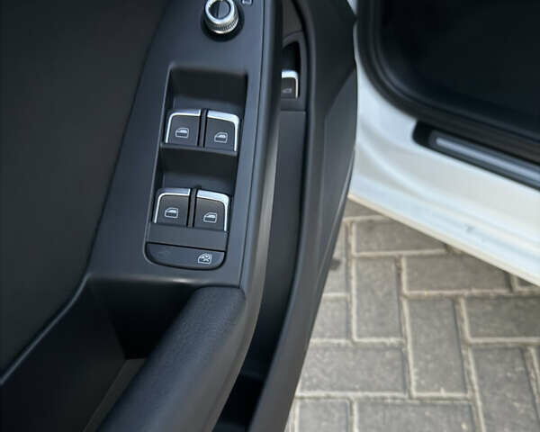 Белый Ауди А4, объемом двигателя 1.8 л и пробегом 222 тыс. км за 12500 $, фото 18 на Automoto.ua